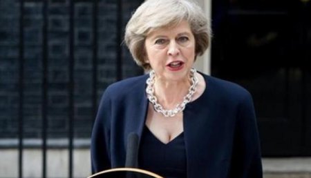 Тереза в шоке: Премьер-министр Великобритании расплакалась, узнав первые результаты выборов в парламент