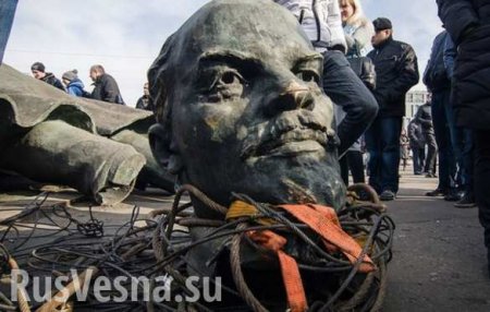 На Урале арестовали вандала, обезглавившего памятник Ленину