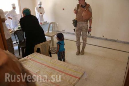 Российские военные прибыли в сирийский г. Маардес, освобожденный от «Аль-Каиды» (ФОТО)