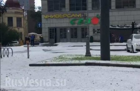 В Санкт-Петербург пришла зима (ФОТОФАКТ)