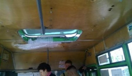 В Киеве нашли «отремонтированную» при помощи скотча маршрутку