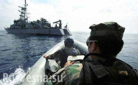 Корабль ВМС США открыл огонь по иранскому судну