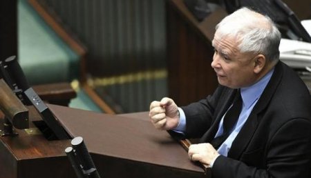 Качиньский подал в суд на Валенсу за обвинения в доведении до катастрофы под Смоленском
