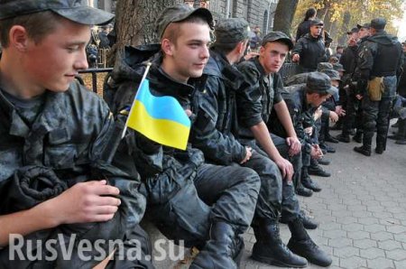 На Украине объявлен внеочередной призыв в нацгвардию
