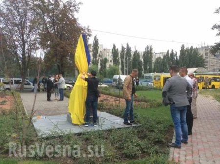 В Киеве открыли памятник в виде меча, вонзённого в карту России (ФОТО, ВИДЕО)