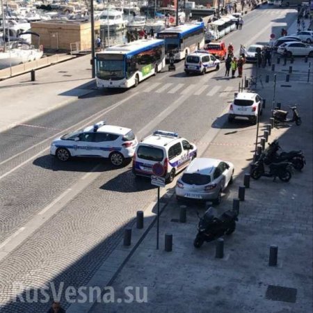 Во Франции автомобиль въехал в автобусные остановки, есть погибшие и пострадавшие (+ВИДЕО, ФОТО)