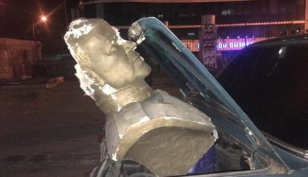 Обыкновенный украинский фашизм: как осквернили памятник маршалу Жукову в Одессе