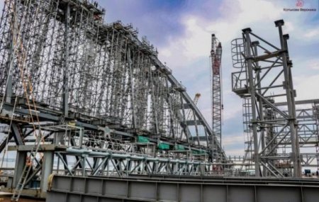 Строители начали устанавливать арку Керченского моста (+ВИДЕО, ФОТО)