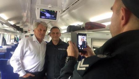 Экс-президент Украины Ющенко отправился к польской границе на электричке