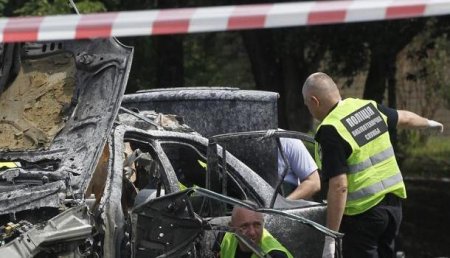 Украинские СМИ: в центре Киева взорвался автомобиль