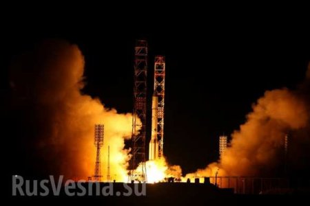 Удивительные кадры: вчерашний запуск ракетоносителя «Протон М» с Байконура (ФОТО, ВИДЕО)