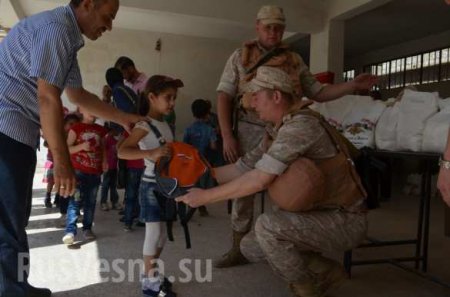 Трогательные кадры: Российские военные и первоклассники Сирии в освобождённом городе — репортаж РВ (ФОТО)
