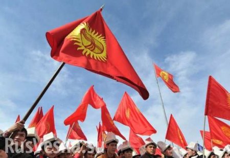 Обстановка в Кыргызстане накаляется: Президент Атамбаев просит о срочной встрече с Путиным