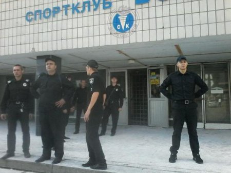 В Киеве рейдеры пытались захватить спортклуб, есть раненые