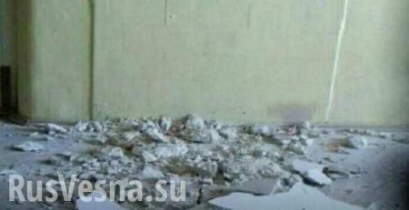 В гимназии Львова во время перемены обвалился потолок (ФОТО)