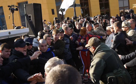 В Одессе подрались сторонники и противники Саакашвили (ФОТО, ВИДЕО 18+)
