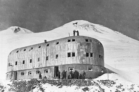 Война в горах: эсэсовцы и егеря против советских танкистов и альпинистов (ФОТО)