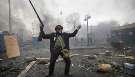 Националисты разгромили АЗС в Киеве и напали на начальника районной полиции