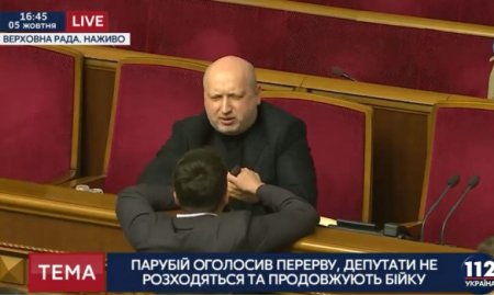 Савченко отобрала микрофон у Турчинова, когда он говорил о блокировании президиума