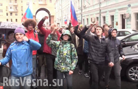 Это фиаско! — на «майдан» сторонников Навального в центре Москвы собралось не более 700 человек