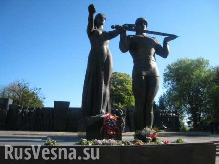 Во Львове хотят перестроить советский Монумент Славы по образцу Эстонии