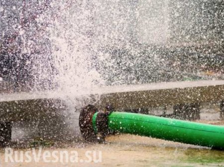 Кто сказал, что в Киеве нет горячей воды? В Киеве прорвало трубы с горячей водой (ФОТО)