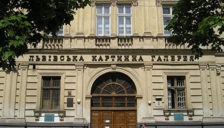 Во Львовской галерее искусств исчезло более 600 картин, скульптур и старинных книг