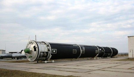 На космодроме Плесецк до конца года пройдут два бросковых испытания жидкостной межконтинентальной баллистической ракеты (МБР) РС-28 «Сармат»