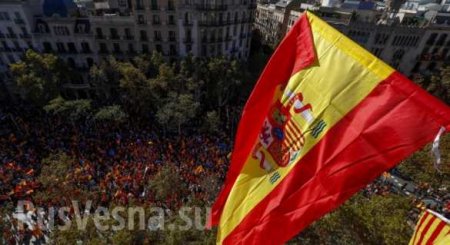 В Барселоне проходит демонстрация в поддержку единства Испании (ФОТО, ВИДЕО)