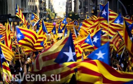 «Продолжаем работать», или «Забирайте вещи!»: что происходит в Каталонии (ФОТО, ВИДЕО)