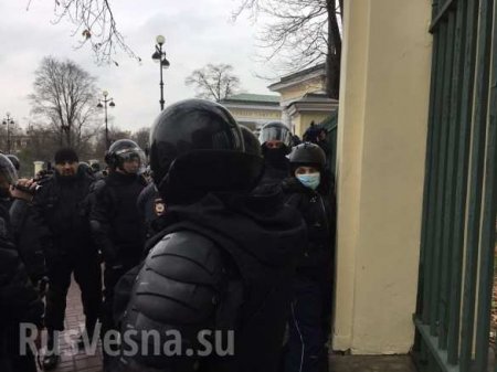 ВАЖНО: В Петербурге объявлена контртеррористическая операция, в центре Москвы задержано более 200 человек (ФОТО, ВИДЕО)