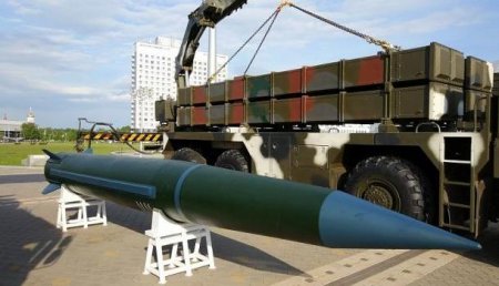 Отклонение ракеты белорусской системы залпового огня «Полонез» от цели при стрельбе на 300 км