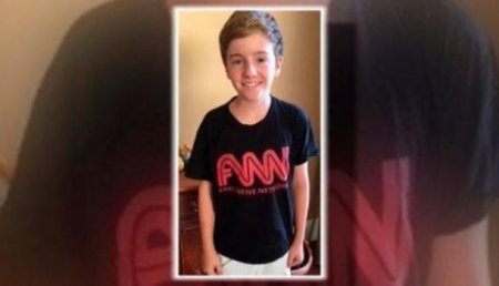 Правда глаза режет: Ребенка выгнали из здания CNN за футболку с надписью Fake news