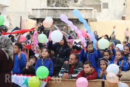 «Весёлые старты» в Алеппо: Российские военные помогают детям Сирии забыть ужасы войны — репортаж РВ из Алеппо (ФОТО)