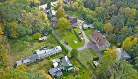 Крепостные в комплект не входят: В Германии с аукциона продали деревню