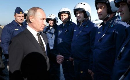 Владимир Путин на авиабазе Хмеймим: подборка фотографий