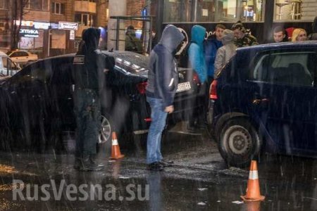 Массовое побоище со стрельбой в Киеве: банды неонацистов не поделили места в полиции (ФОТО, ВИДЕО 18+)