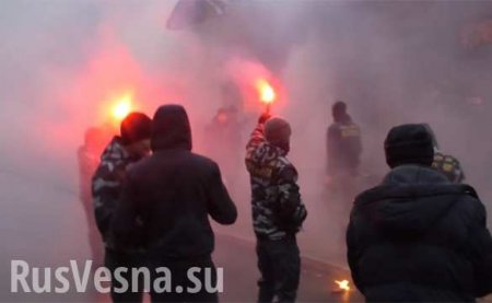 Боевики «Нацкорпуса» напали на полицейских в Кременчуге (ФОТО, ВИДЕО 18+)