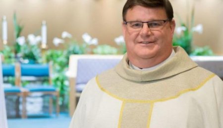 Проповедь была нескучной: Католический священник из Милуоки во время проповеди публично признался в нетрадиционной сексуальной ориентации