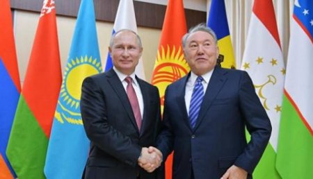 Президент Казахстана поздравил Путина с успешной операцией ВКС в Сирии