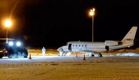 В Финляндии пилота самолета убило дверью