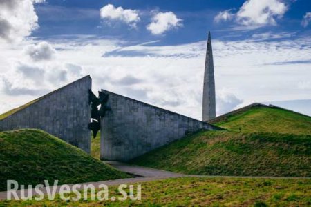 Власти Эстонии хотят снести советский мемориал в Таллине