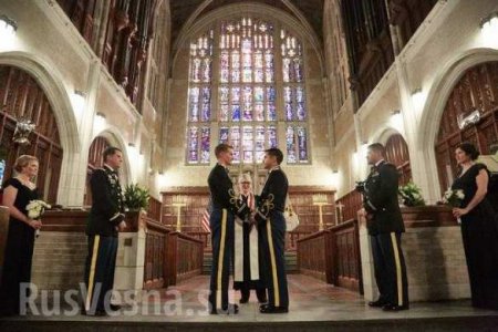 Их нравы: в США военные-геи заключили брак в элитной военной академии (ФОТО)