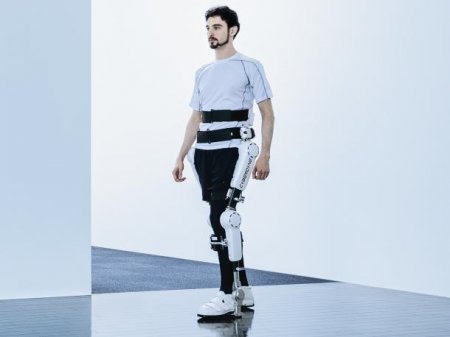 В США начали продавать роботизированные экзоскелеты для ног
