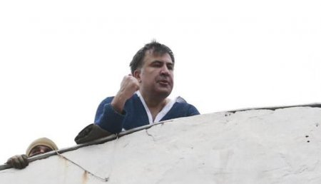 «Там связь лучше ловит»: Саакашвили объяснил, зачем лазил на крышу при задержании