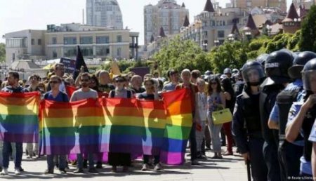 Провокация ЛГБТ-сообщества затронула вопрос о суверенитете России