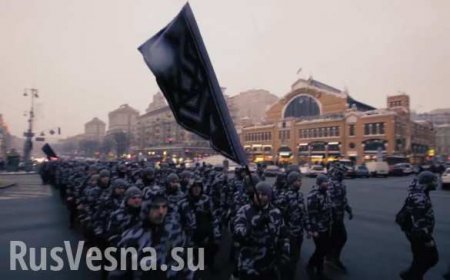 Неонацисты наводят ужас на улицах Киева (ФОТО, ВИДЕО)