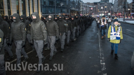 Неонацисты наводят ужас на улицах Киева (ФОТО, ВИДЕО)