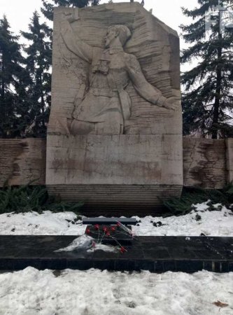 В Запорожье «патриоты» набросились на собравшихся в честь 75-й годовщины Сталинградской битвы (ФОТО, ВИДЕО)