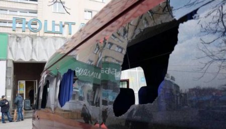 В Киеве неизвестные открыли стрельбу по пассажирским автобусам